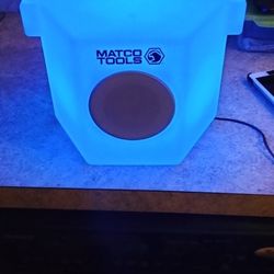 MAC TOOLS - HEX-SHAPED BLUETOOTH Portable GLOW SPEAKER / phone speaker battery charged
RETAILS $136
