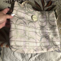 Coach crossbody bag medium size in good used condition price is firm $35.00