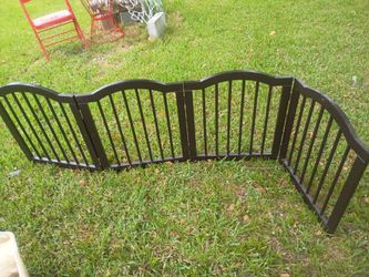 Adjustable gate