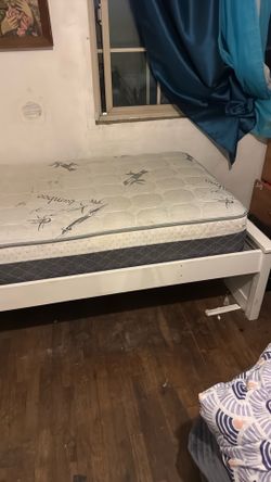White twin size bed frame