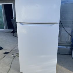 Frigidaire beautiful white refrigerator looks like new  everything works perfectly first come first served 