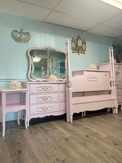 Gorgeous Baby Pink French Provincial Bedroom Set