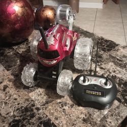 Thunder Tumbler Remote-Controlled Car Tumbler 5 Wheels Red Lights up