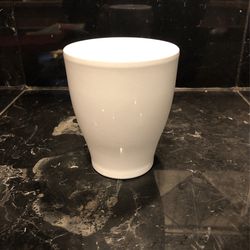 3.5” White Pot Great Condition