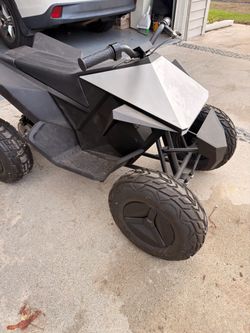 Tesla Cyberquad