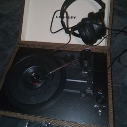 Crowley Record Player +Philip Headphones-Black