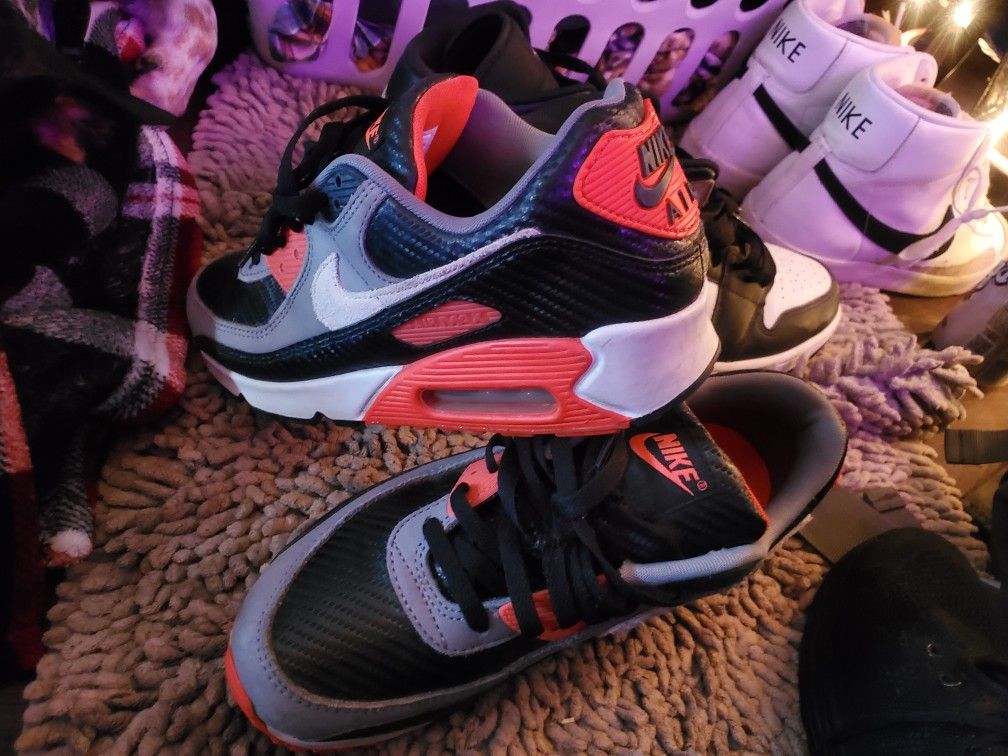 Nike Air Max 90 “Infrared Carbon Fiber”