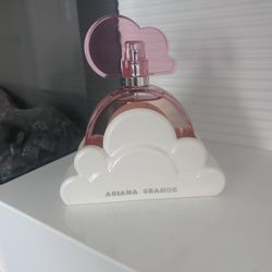 Ariana Grande Perfume 