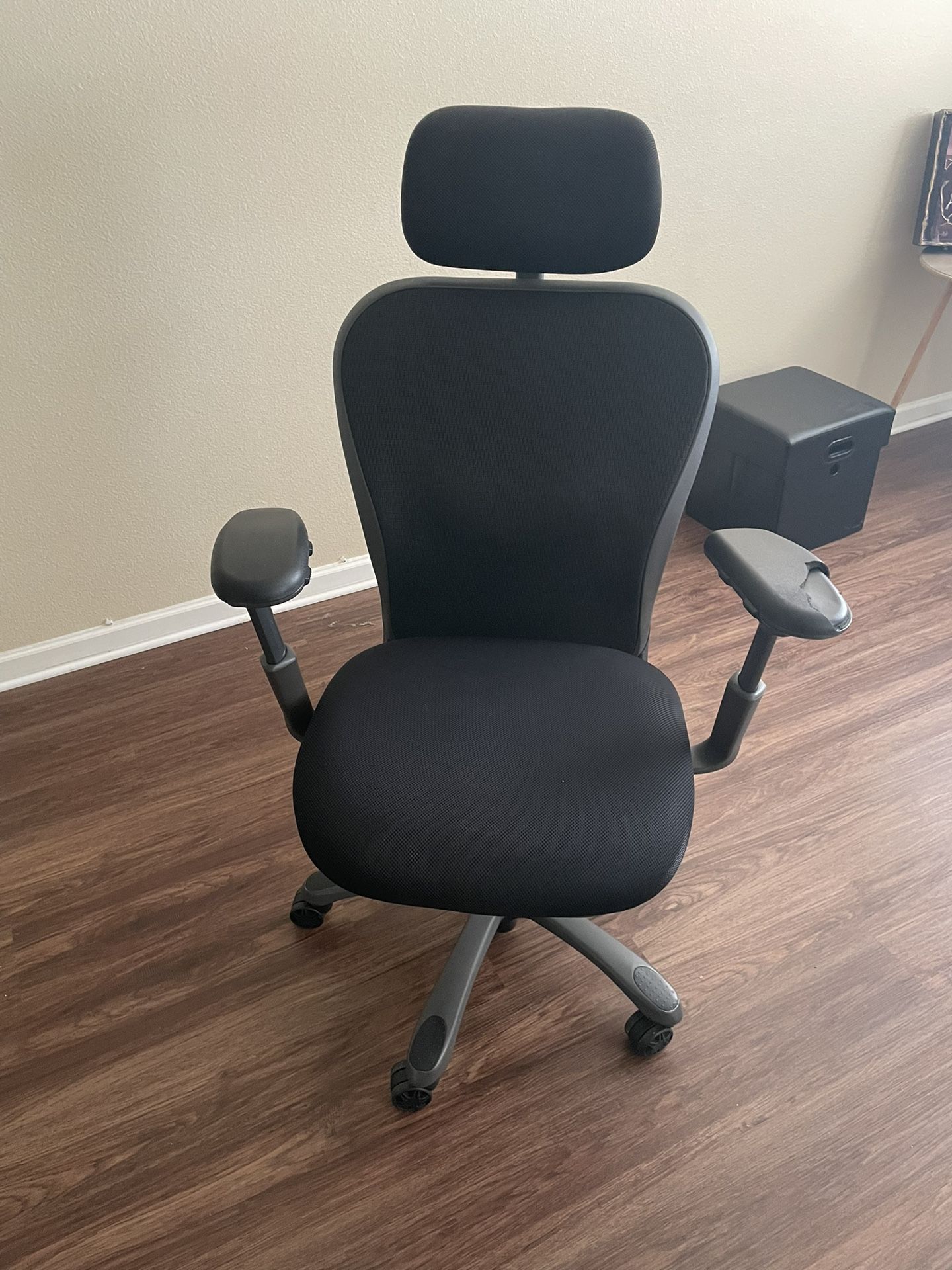 UNICOR CXO EXECUTIVE CHAIR