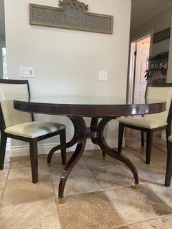 Ethan Allen Round Pedestal Dining Table with Glass Top, Leaf & 4 Chairs