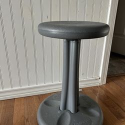 Wiggle Stool 