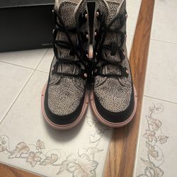 Girls Sorel "Explorer" snow boots 