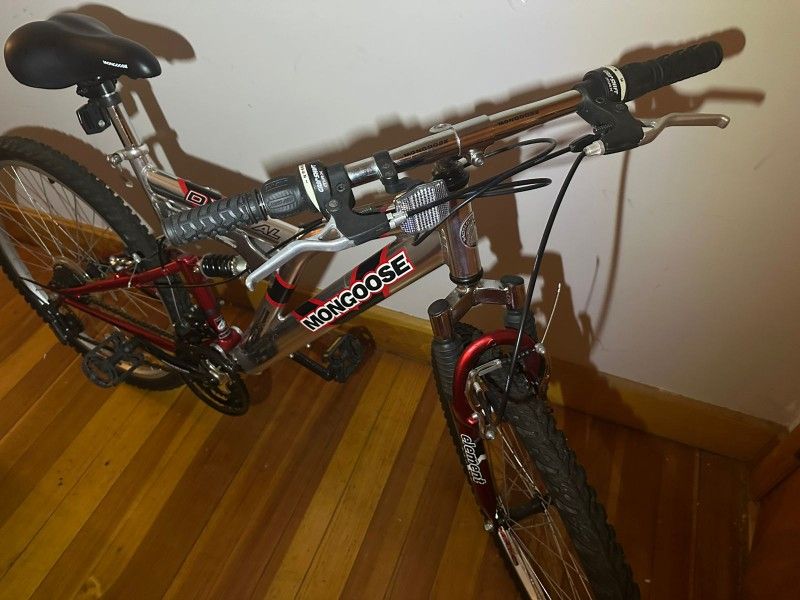 Mongoose DXR AL Mountain Bike 21 speed 26 inch full suspension