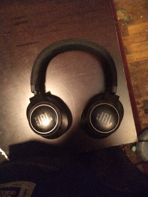 JBL ANC LIVE 660NC Bluetooth Headphones