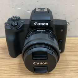 CANON EOS M50 W/ 15-45MM LENS, CHARGER AND BATTERY 1% SHUTTER WEAR.