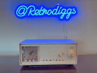 Vintage 1950’s Admiral Tube Clock Alarm AM Radio 