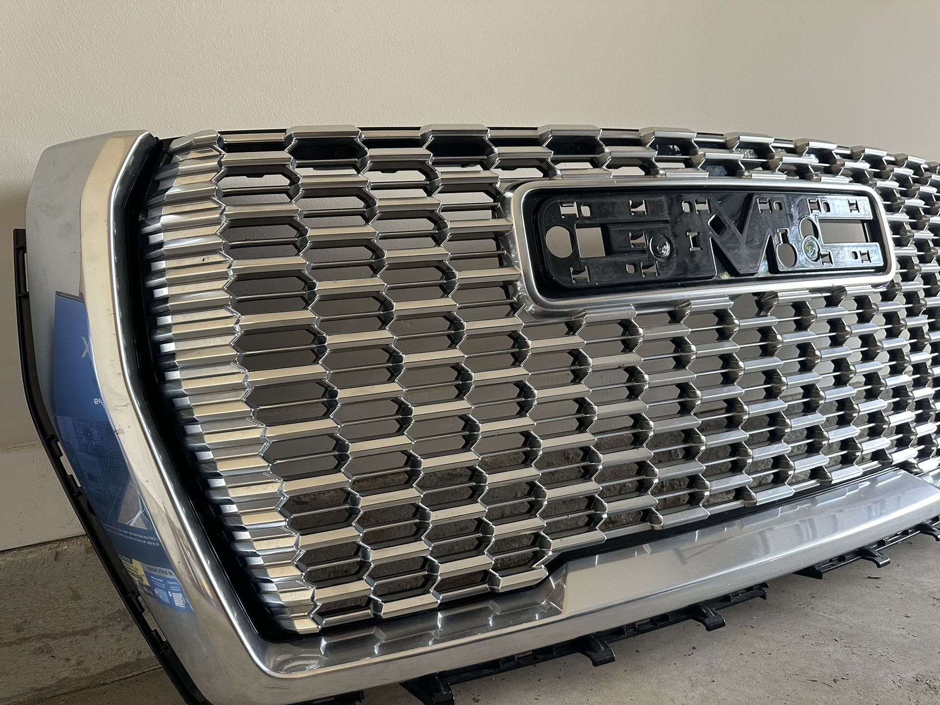 GMC 2022 Yukon Denali Front Grill.