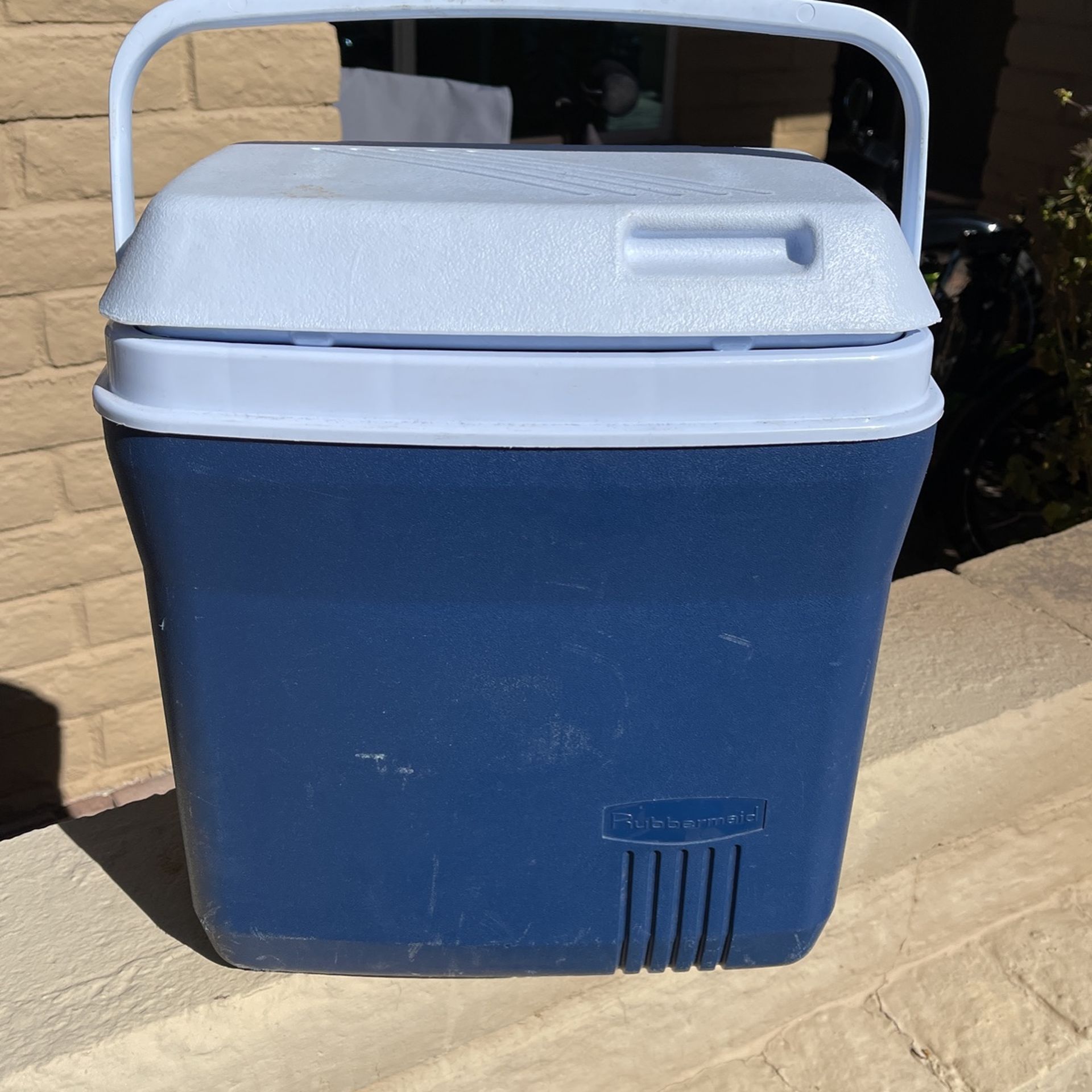 Rubbermaid Beverage Cooler