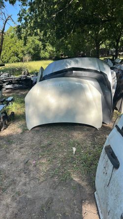2017-20 nissan pathfinder hood