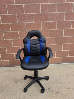 Youth desk chair