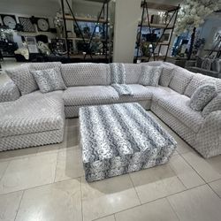 Chaise Sectional 