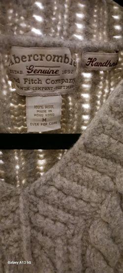Abercrombie And Fitch Ivory Color 100% Wool Sweater Size M