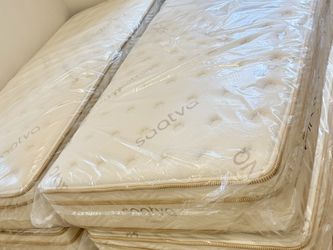 Brand New Saatva California King Split. Delivery available