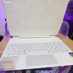 Bluetooth iPad Keyboard 