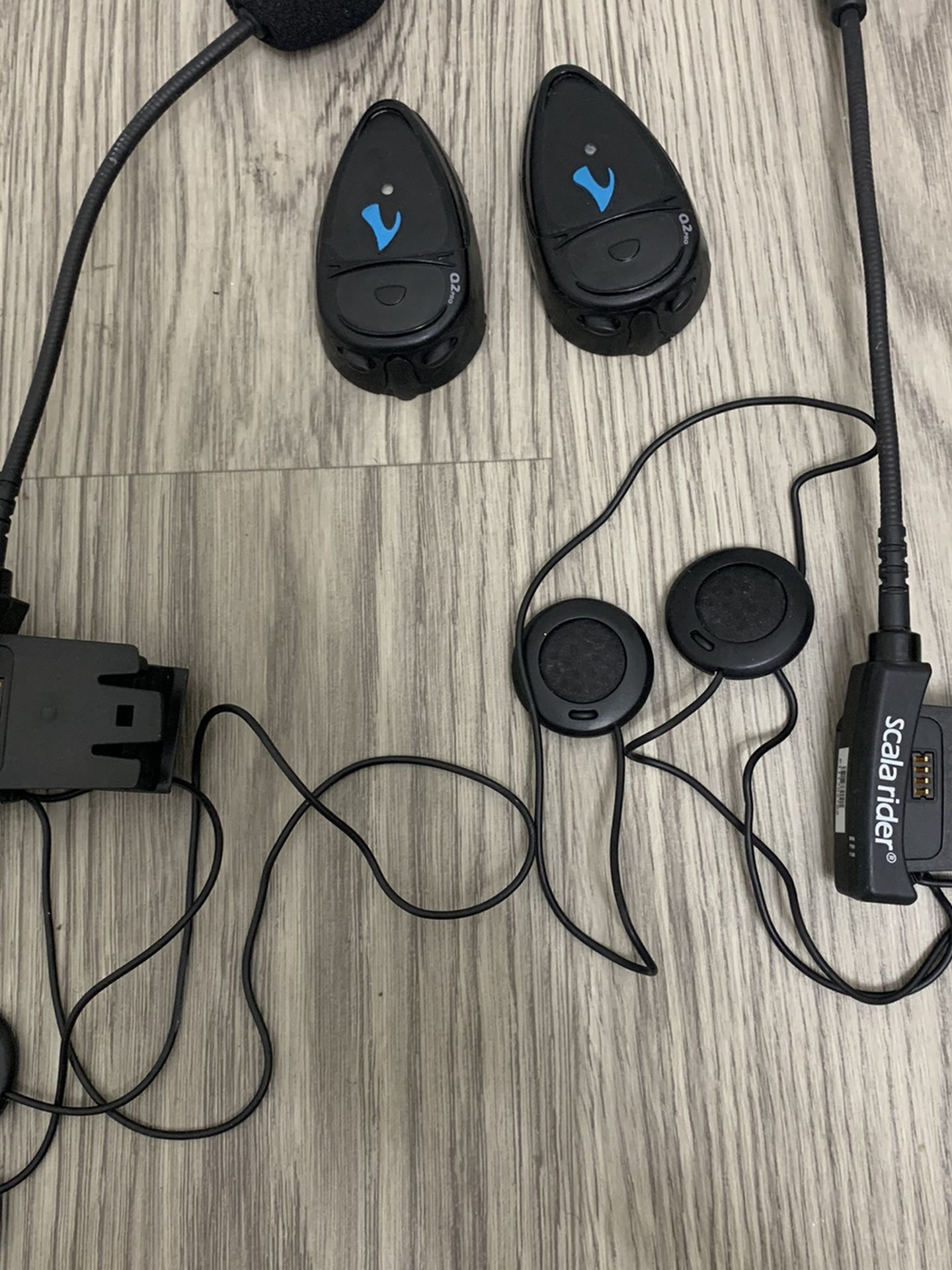 Scala Rider Q2 Pro Cardo Bike Communication (AS IS)no Charger To Test Them No return please, I didn’t tested them (AS IS)