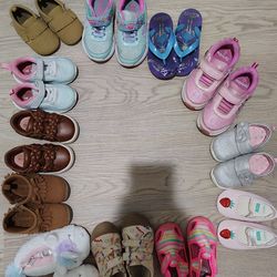 Baby shoes in various sizes