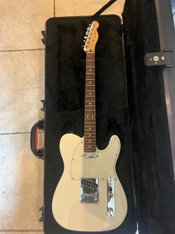 Fender MIM Telecaster w/ Fender Molded Hardshell Case
