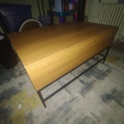 Coffee Table w Storage 