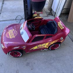 Huffy 6V Disney Pixar Lightning McQueen Ride-On Toy
