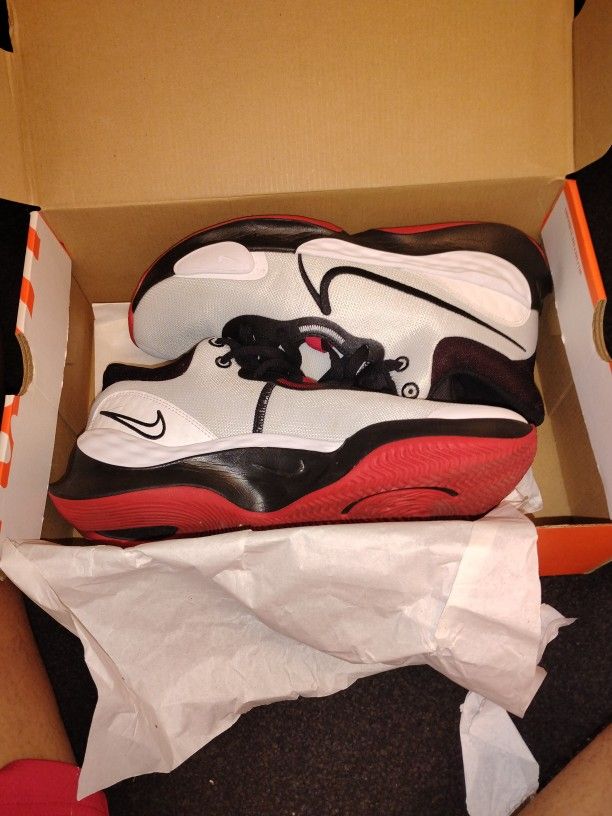 Mens Nikes Size 10