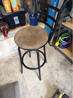 [Free] Barstool