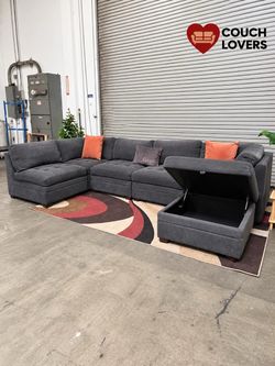 ‼️Liquidation Sale‼️6 Piece Thomasville Sectional (Free Delivery )