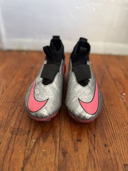 Girl Soccer Cleats 2.5