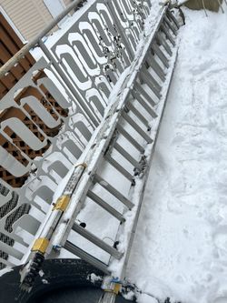 Werner ladder. 24ft. 250lb capacity. Ever level