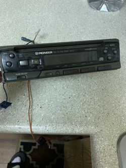 Pioneer car stereo 25$