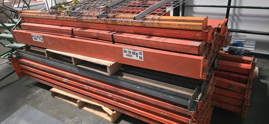 Heavy Duty Pallet Rack Beams & Wire Decks / Vigas para Racks Industriales
