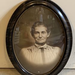 Antique Tiger Wood Frame w/Convex Bubble Glass and Photo 