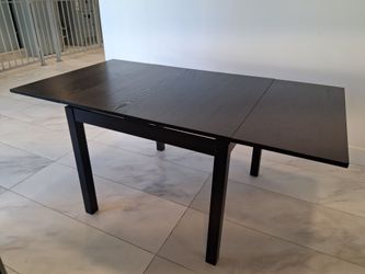 IKEA Bjursta Extendable Dining Table | Seats 4–6 People | Great Condition