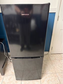 BANGSON  4.0 Cu.Ft Refrigerator