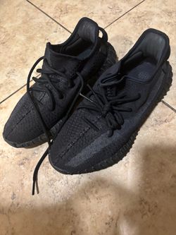 Yeezy 350 onyx size 9.5 men’s like new