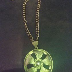 Wheel Spinner Necklace 