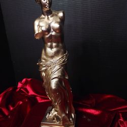 Vintage Replica of the VENUS DE MILO Sculpture Resin 15" Tall