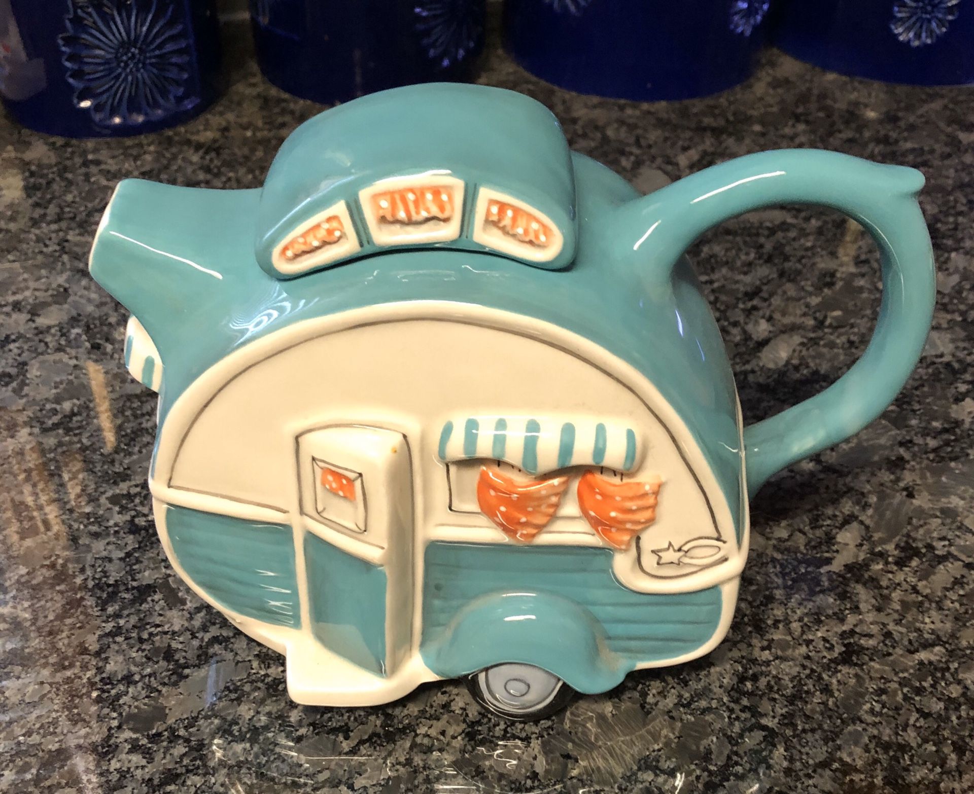 Ceramic camper tea pot