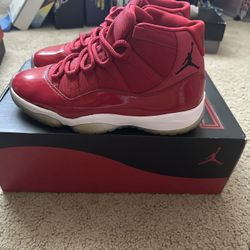 Air Jordan Retro 11 Men’s Sz 9