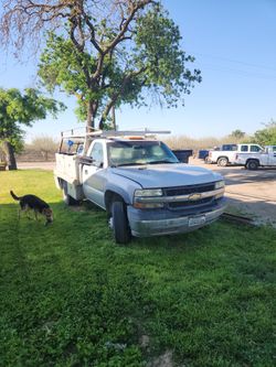 2004 GMC 3500 TRUCK