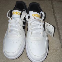 Adidas 3.0 Hoops Size 4 Boys Sneakers. Only Tried On/never Worn Outside.